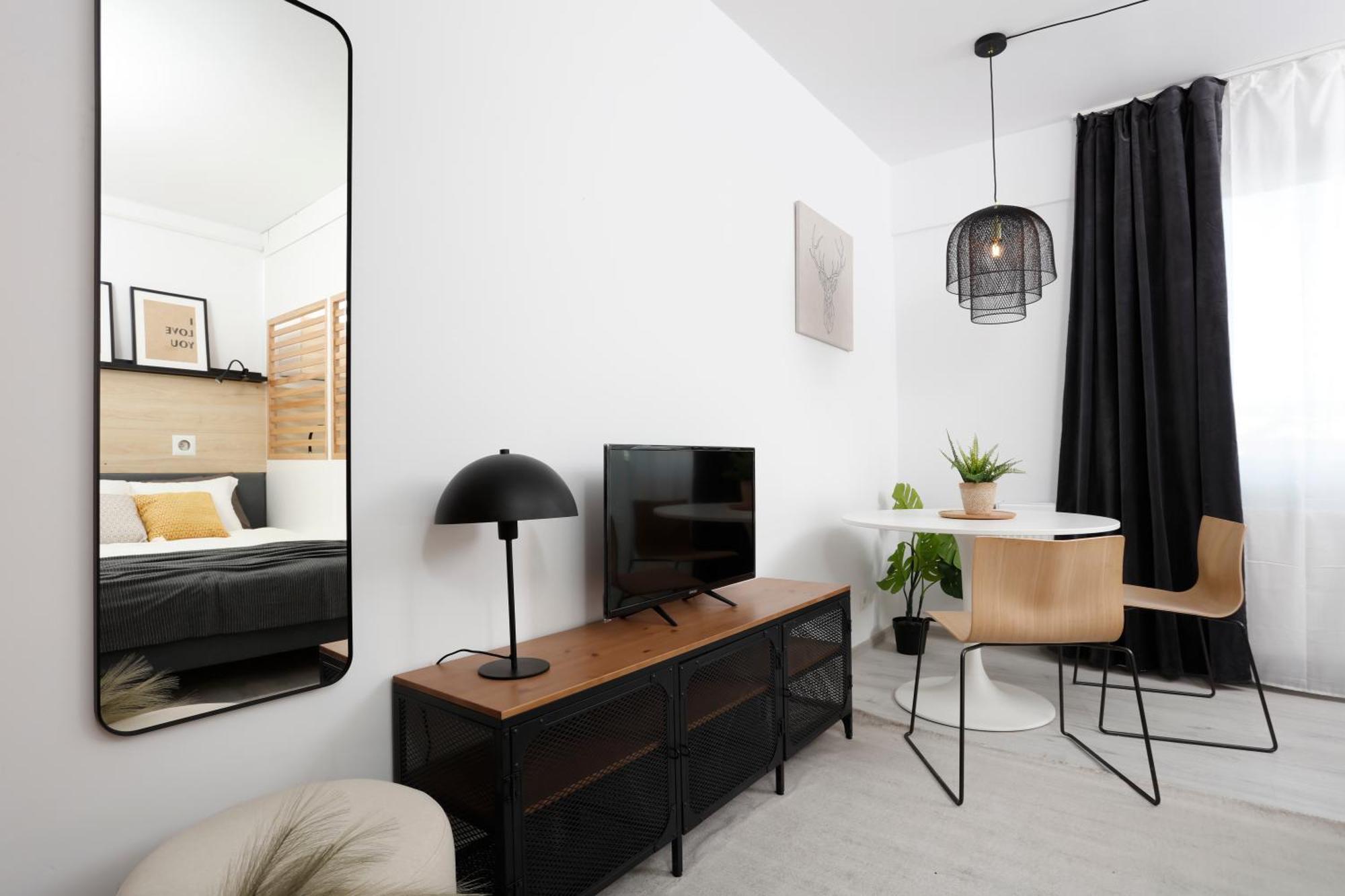 Modern & Cozy With Balcony 公寓 Rosu